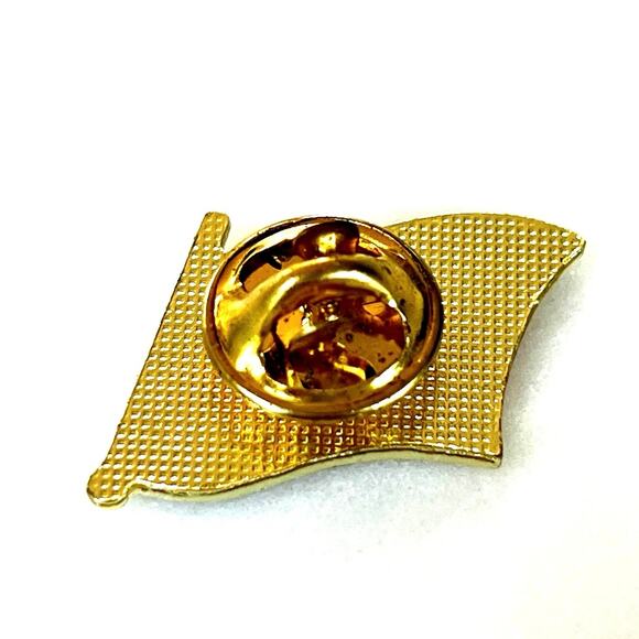 Costa Rica Flag Lapel Pin - Picture 2 of 3